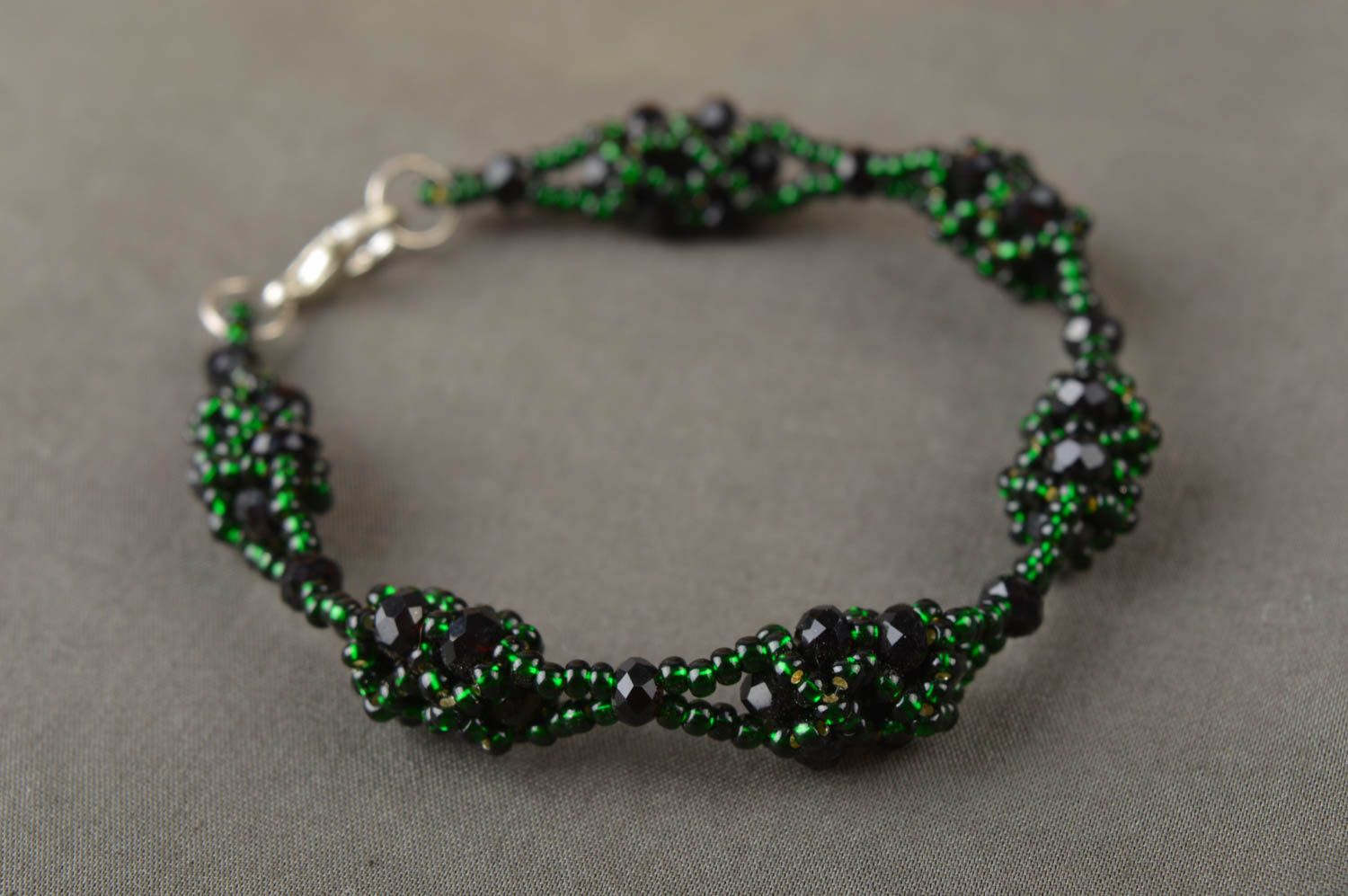 Dark green beaded bracelet costume jewelry for girls photo 1