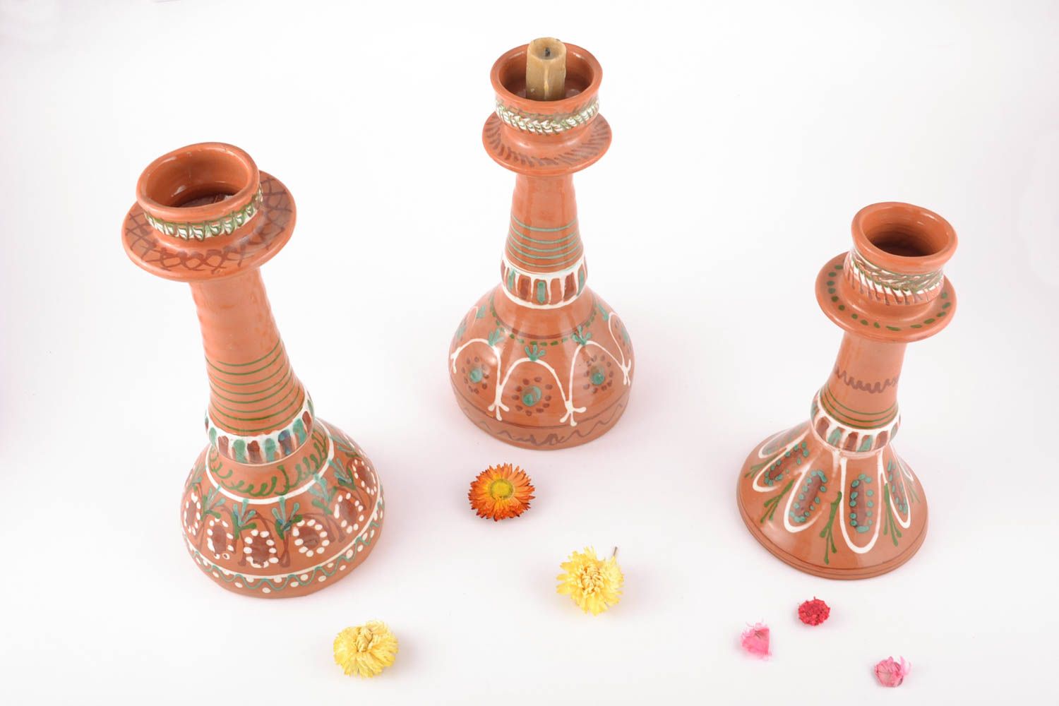 Candeleros de cerámica artesanales con pintura en conjunto de 3 piezas foto 1