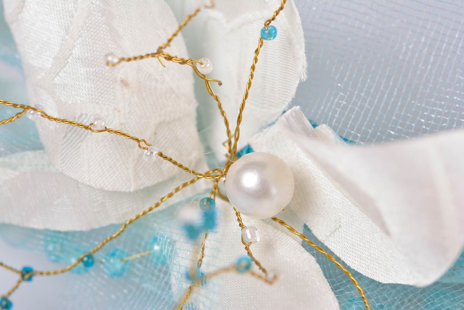 Serre-tête fleurs en foamiran et tissus fait main accessoire blanc bleu photo 4