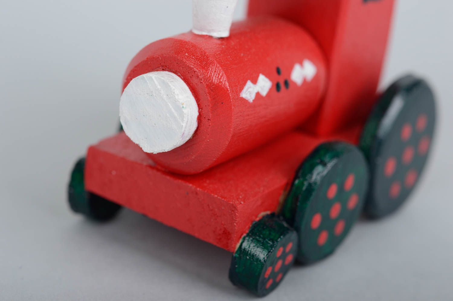 Игрушка ручной работы игрушка из дерева локомотив фигурка из дерева с росписью фото 4