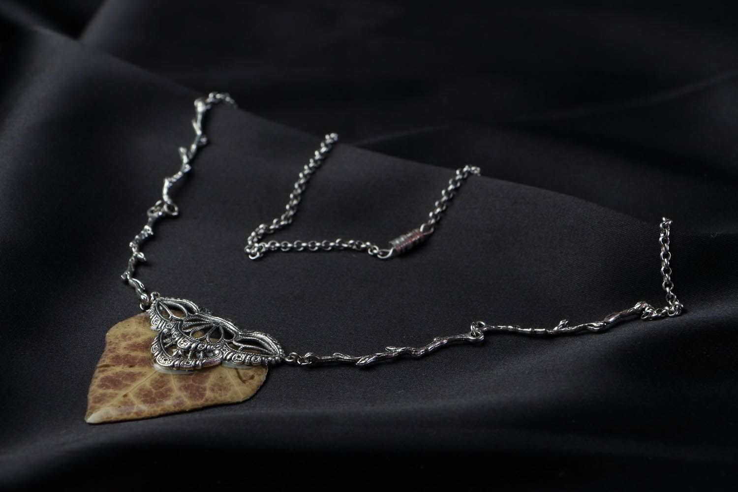 Pendant with Ivy Leaf photo 4