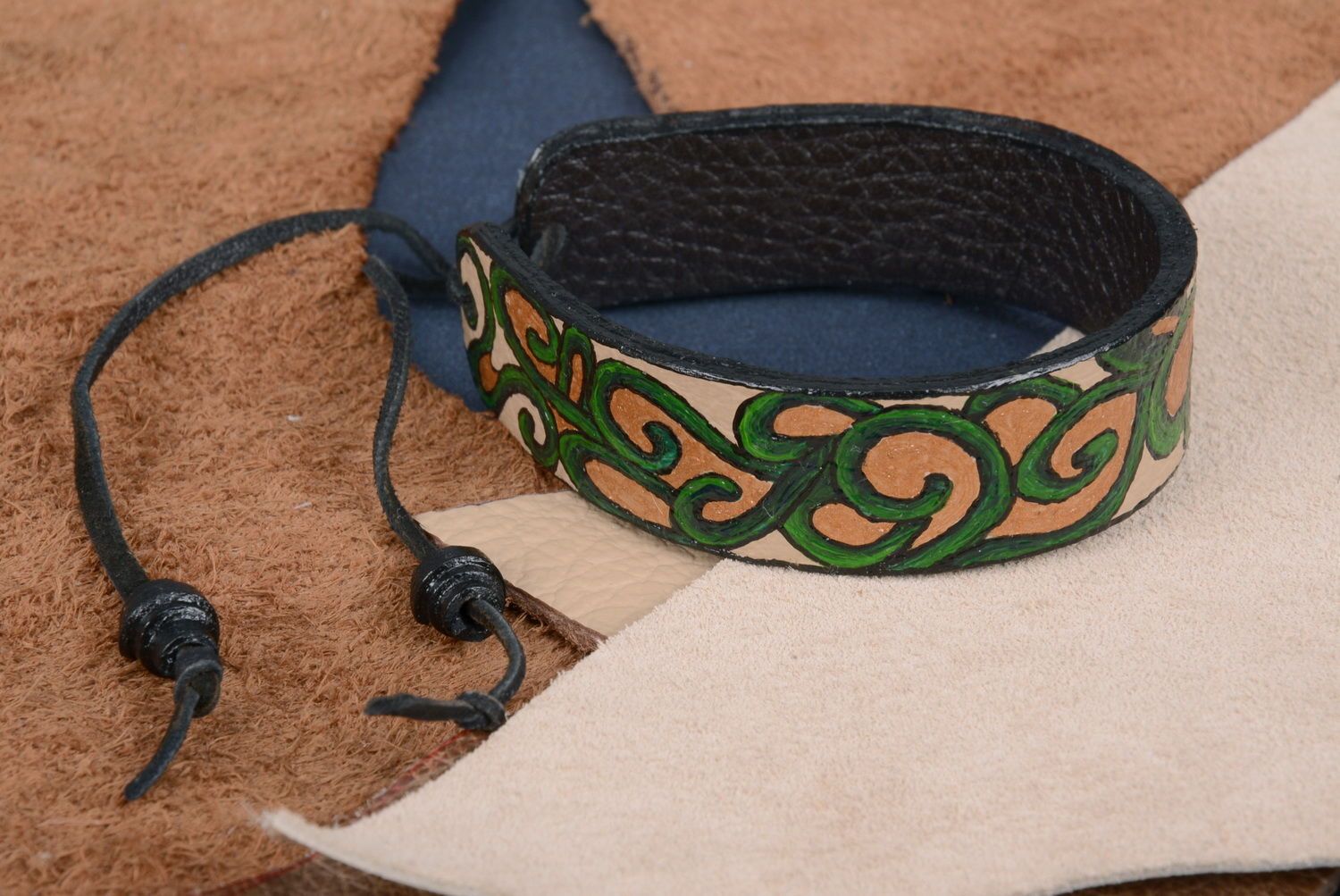 Wrist leather bracelet photo 1