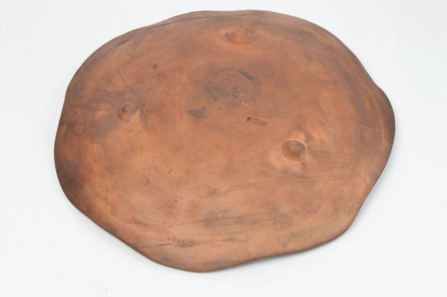 Assiette ronde marron clair en céramique motif en relief style écolo faite main photo 4