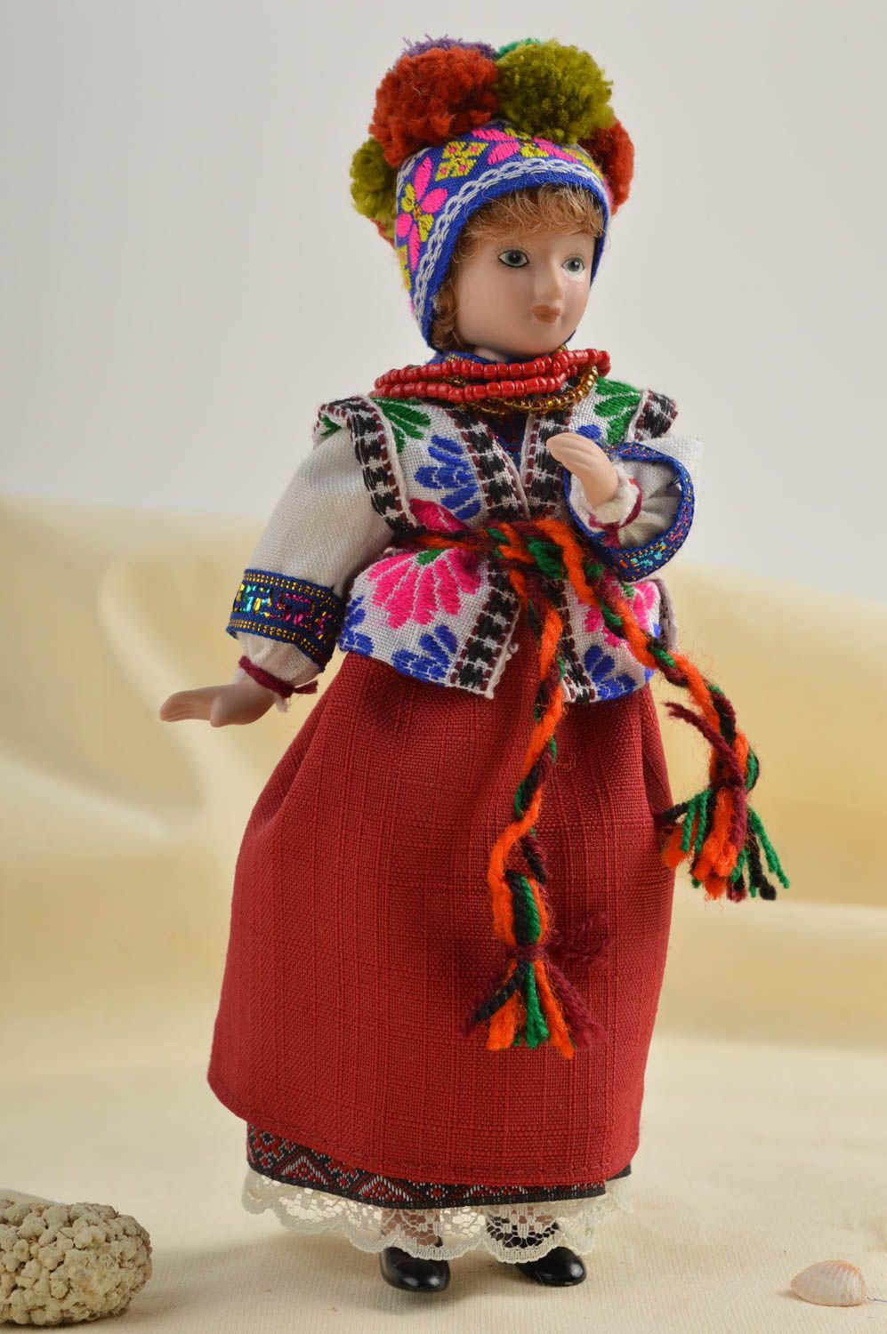 Авторская кукла игрушка ручной работы фарфоровая кукла в народном наряде фото 1