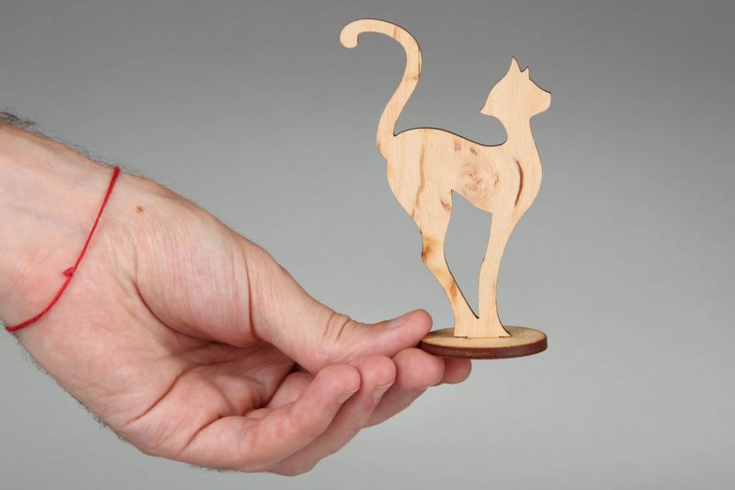 Statuette chat en bois sur support faite main photo 3