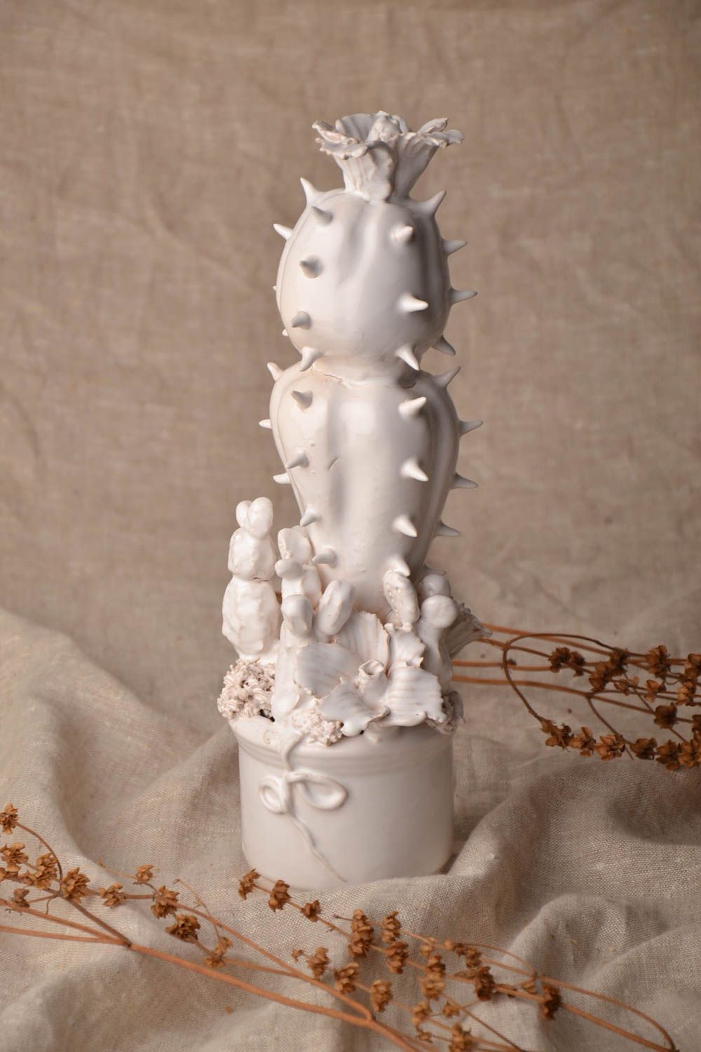 Figurine en céramique originale en forme de cactus photo 1