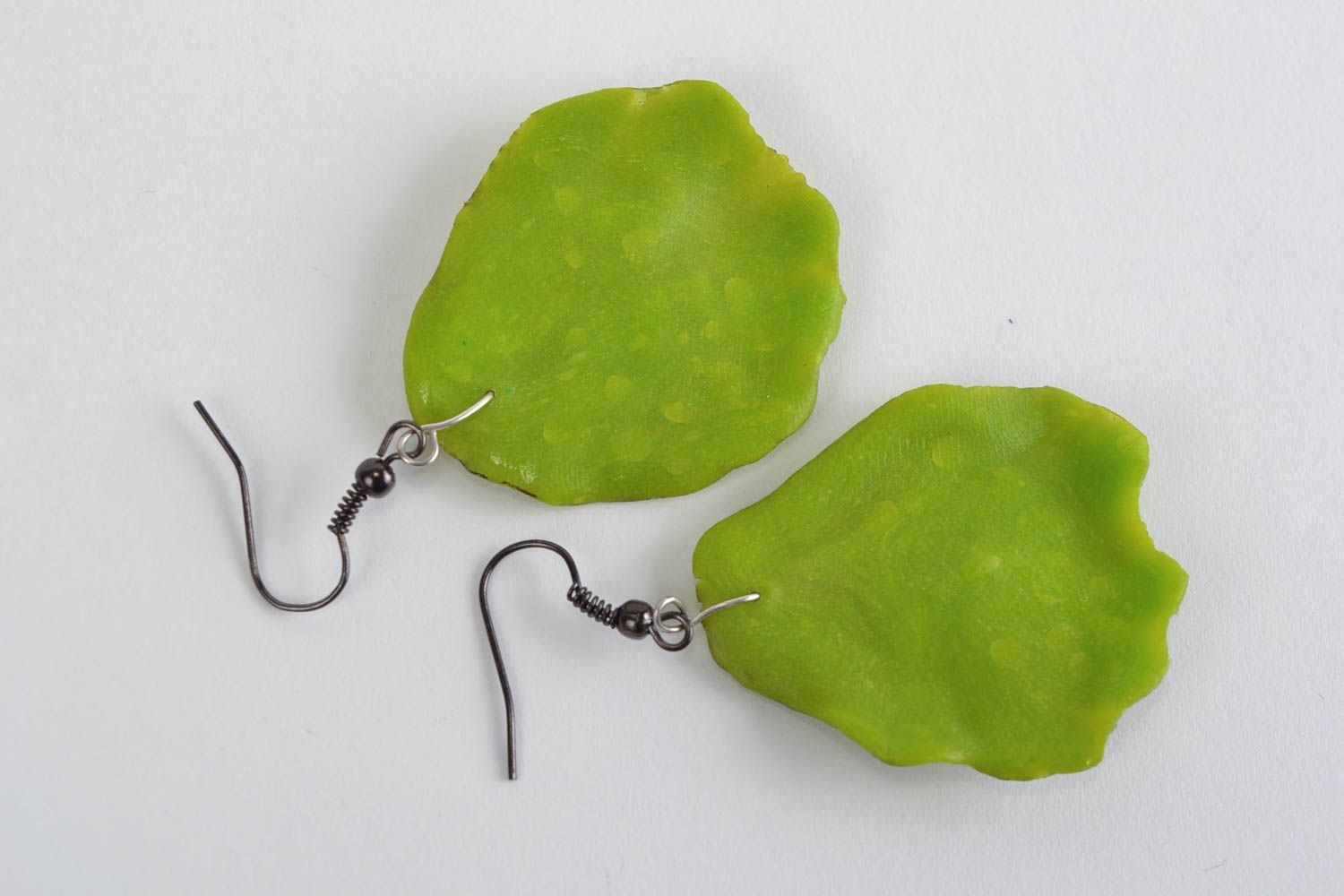 Handmade green plastic dangle earrings in the shape of leaves photo 5