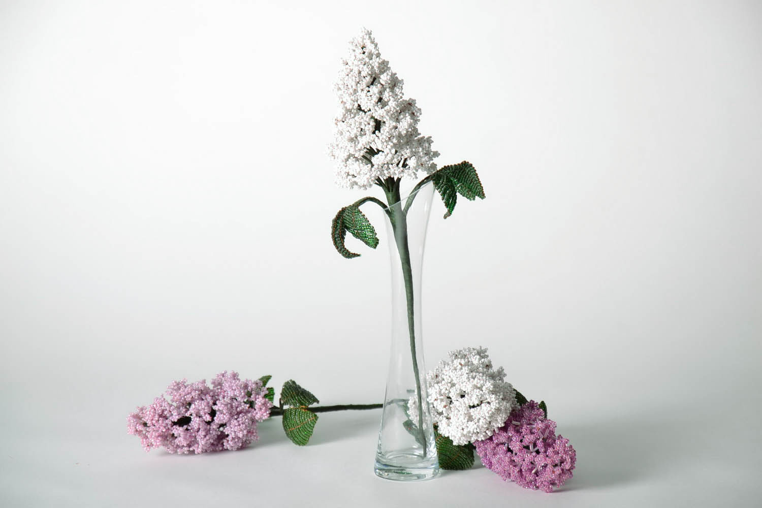 Branche décorative de lilas en perles de rocailles photo 2