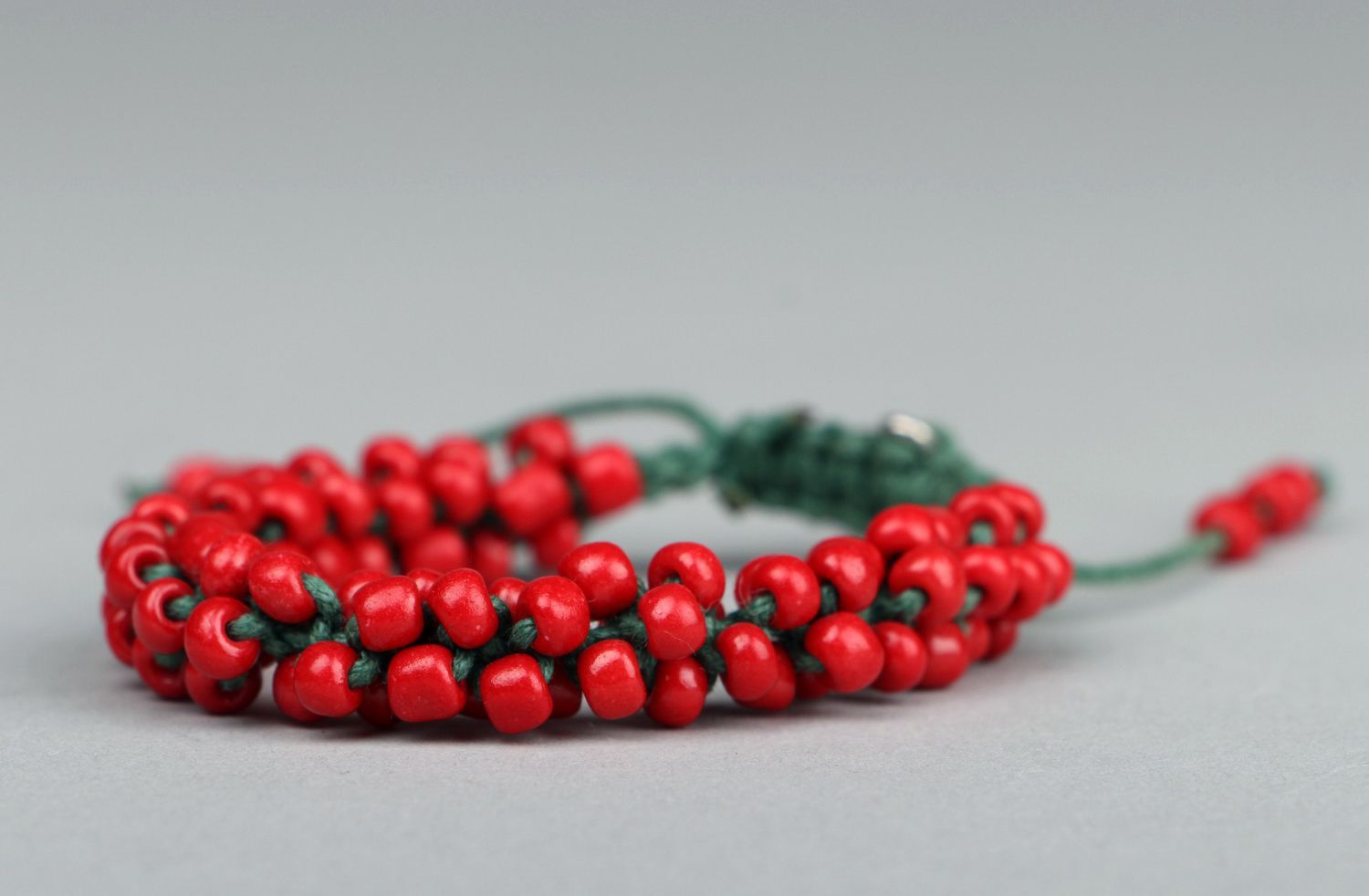 Bracelet perles de rocaille rouge original photo 2