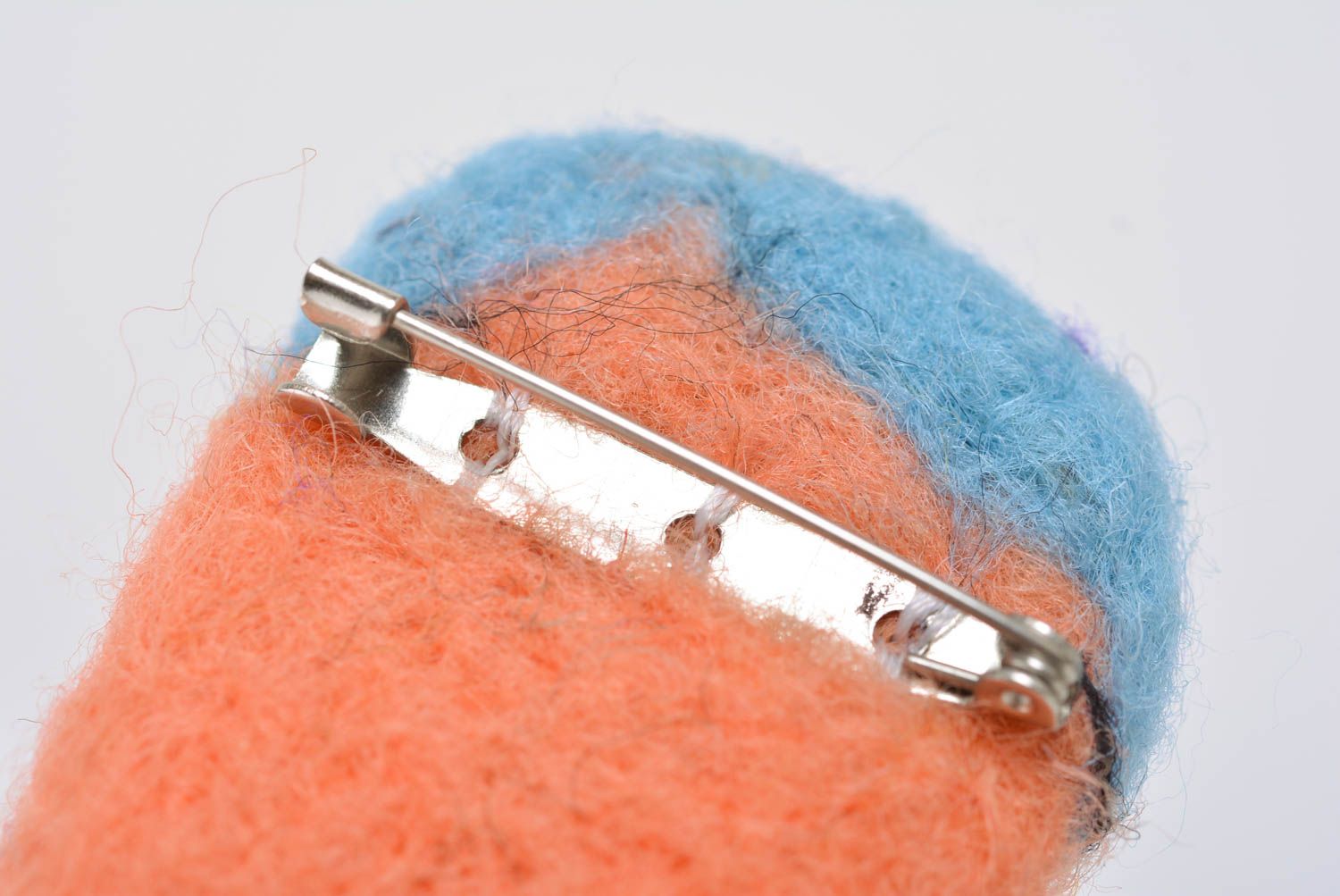Broche original personalizado hecho a mano de fieltro de lana rosado estiloso foto 5