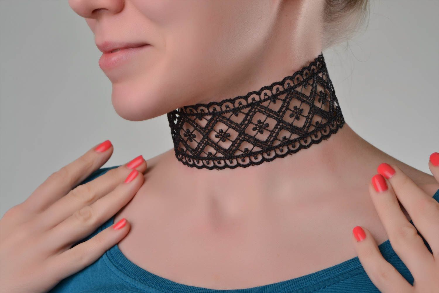 Beautiful designer evening handmade lace collar necklace for women photo 1