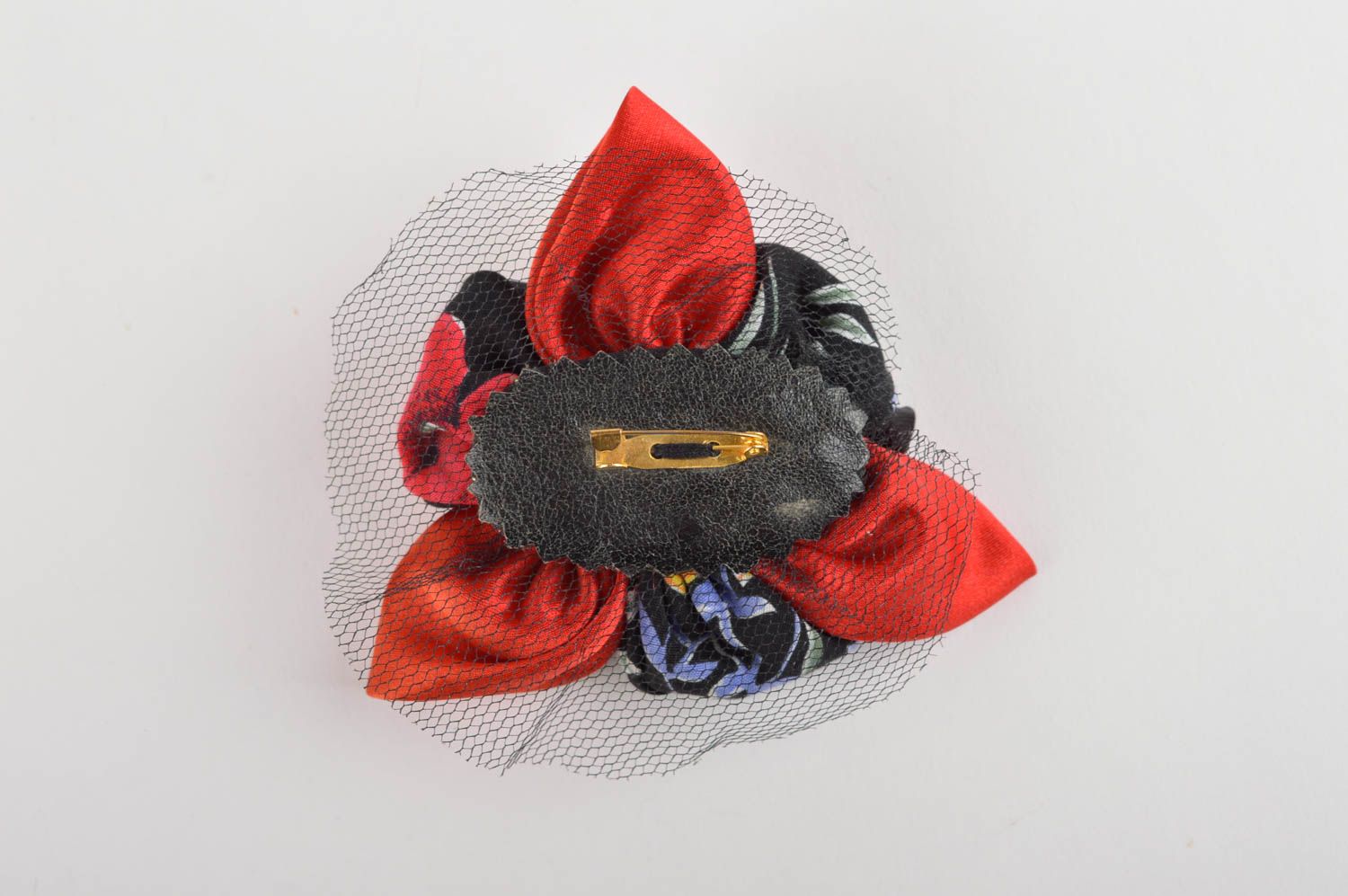 Broche fleur Bijou fait main Accessoire femme rouge avec noir tulle satin cuir photo 4