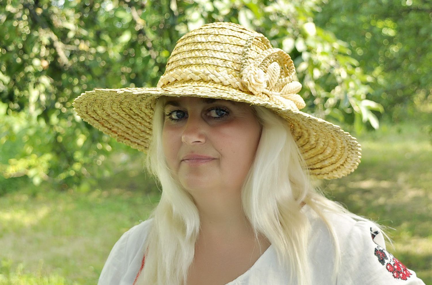 Соломенная женская шляпа с розой фото 5