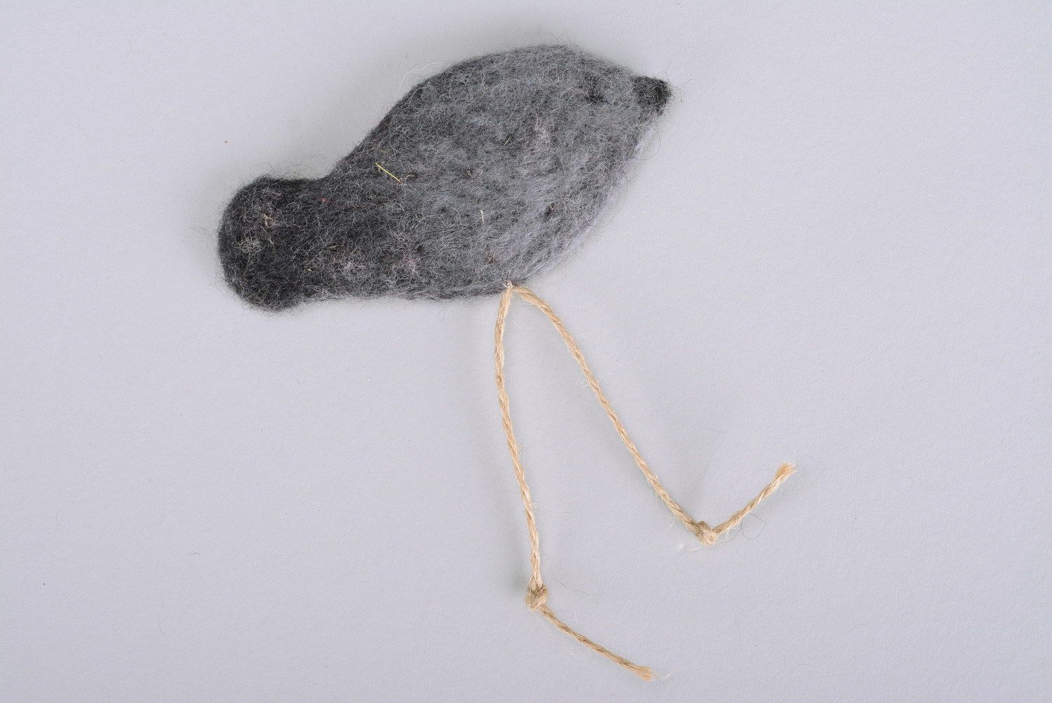Broche de lana hecho a mano Pájaro gris foto 3
