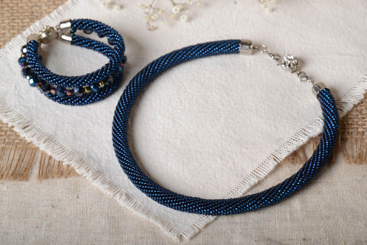 Collier femme Bracelet original fait main bleus perles rocaille Bijoux fantaisie photo 1