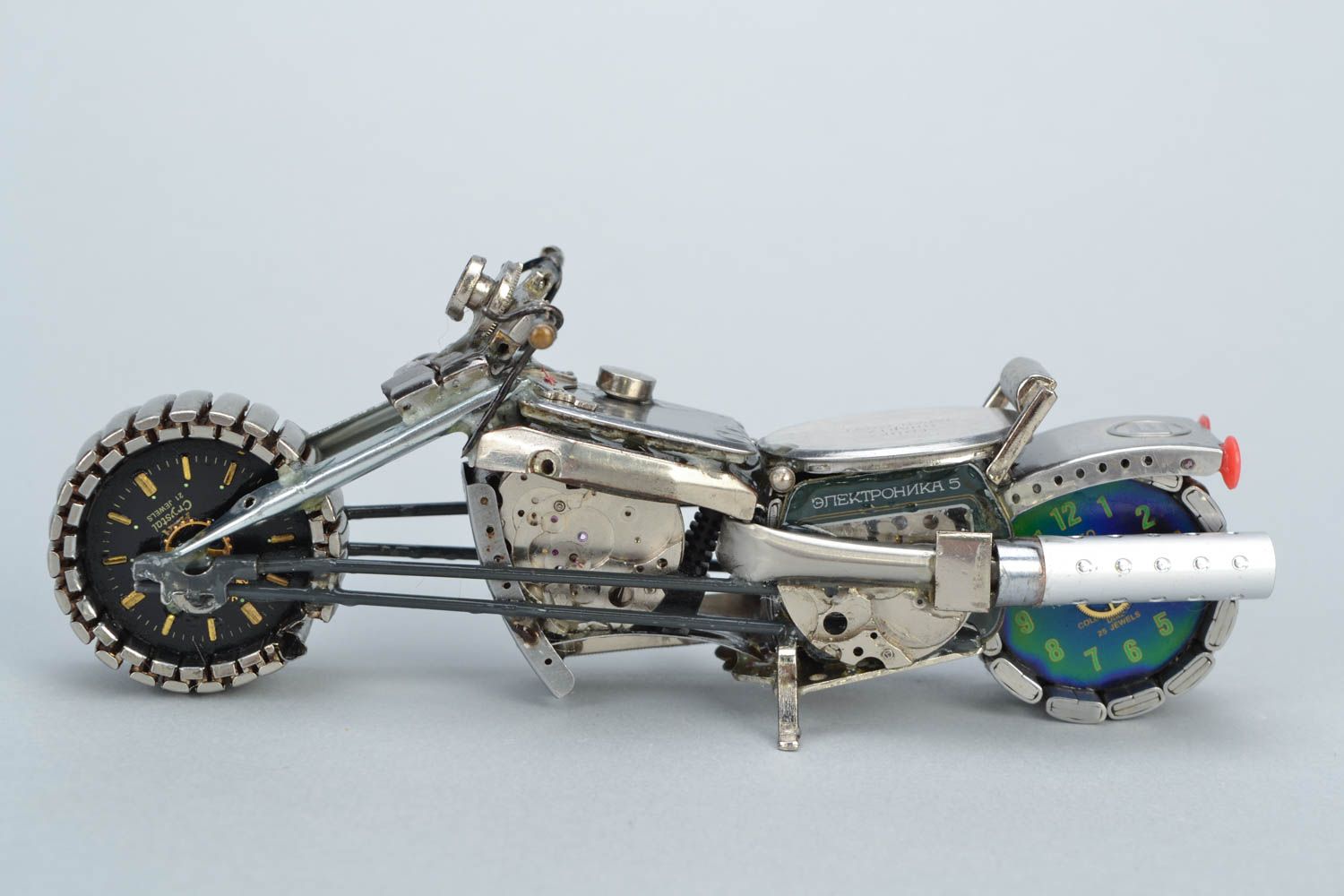 Originelle interessante Steampunk Statuette mit Uhrwerk Motorrad Handarbeit foto 5