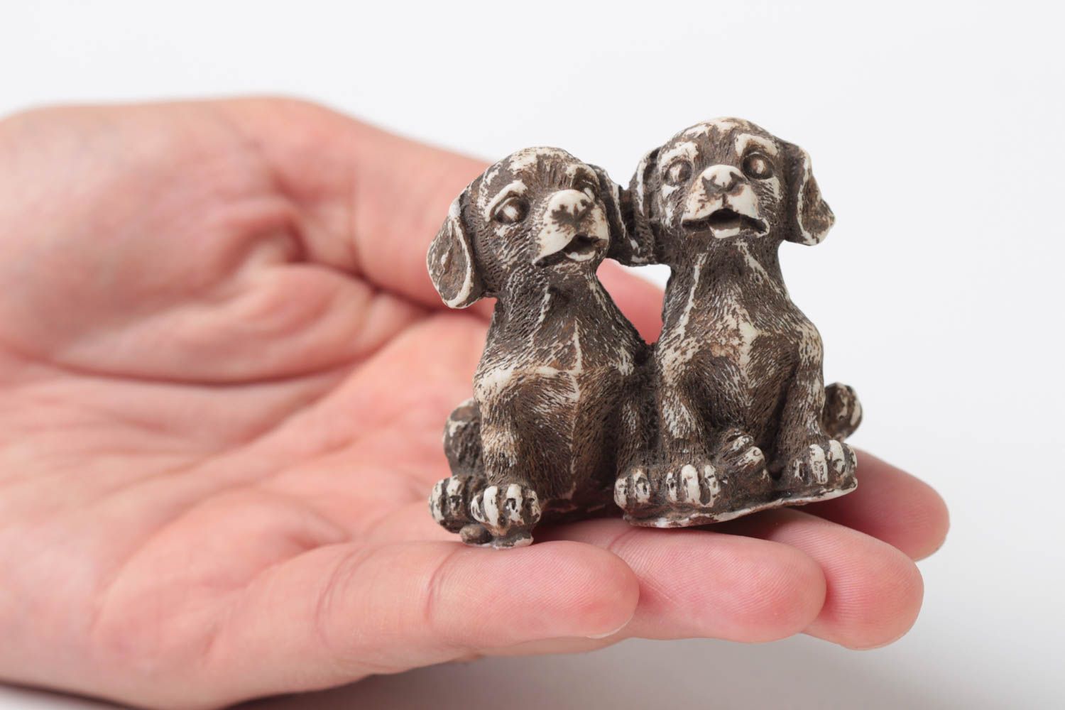 Статуэтка из полимерной смолы и мраморной пудры пара собак миниатюрная хенд мейд фото 5