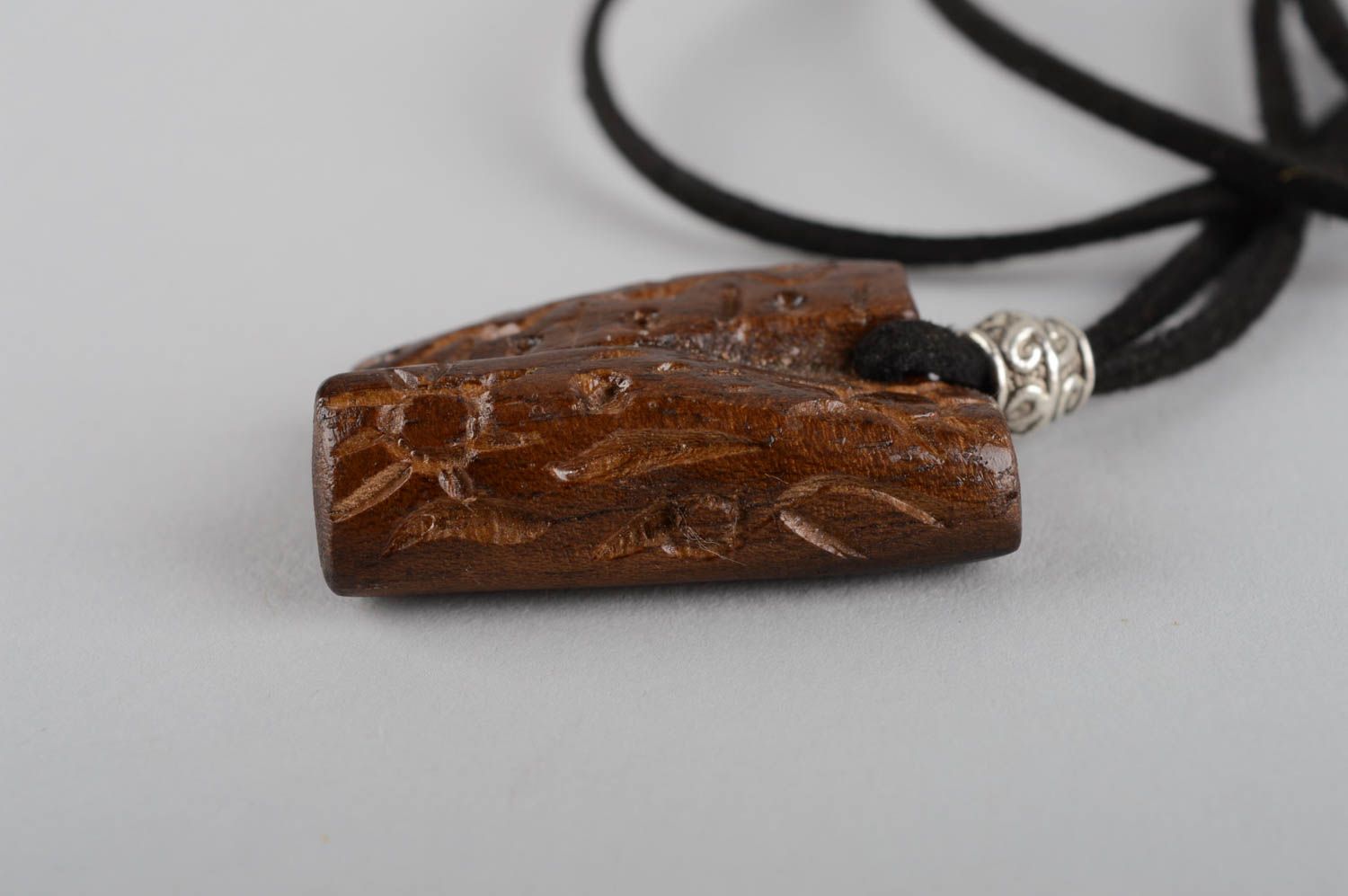 Stylish handmade wooden pendant neck pendant design wood craft gifts for her photo 9