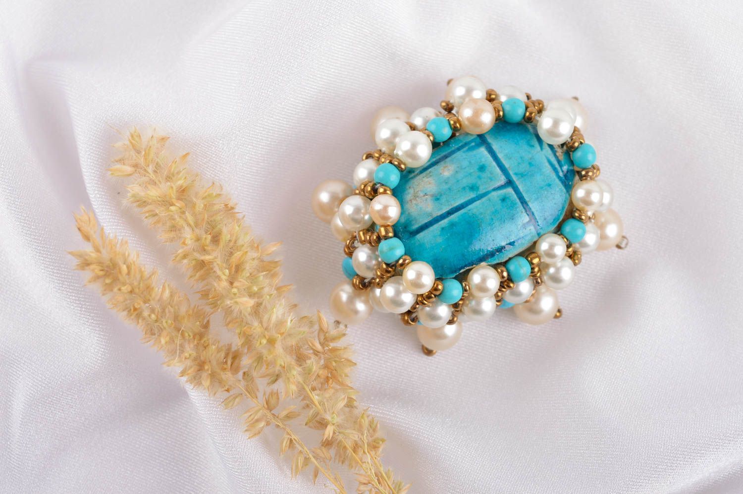 Broche fantaisie Bijou fait main ovale turquoise perles de rocaille Cadeau femme photo 1