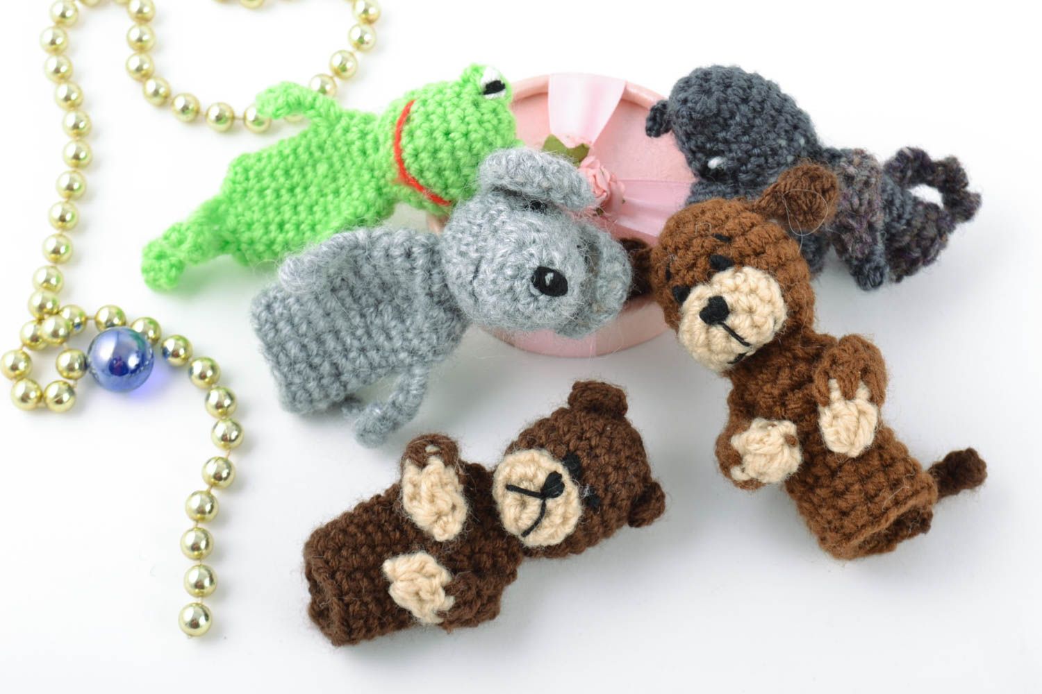 Finger Spielzeuge Set 5 Stück Bär Maus Frosch Wolf Hund aus Wolle handmade foto 2