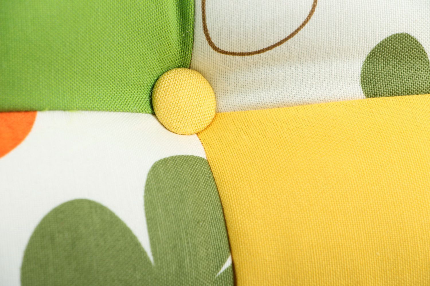 Coussin rectangulaire multicolore avec boutons fait main photo 2