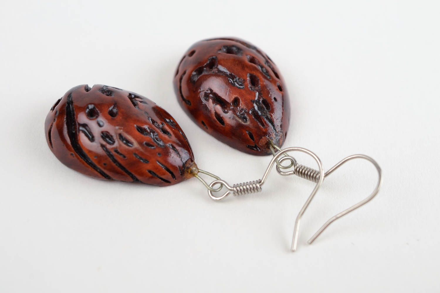 Серьги ручной работы необычные серьги эко украшение из персиковых косточек фото 4
