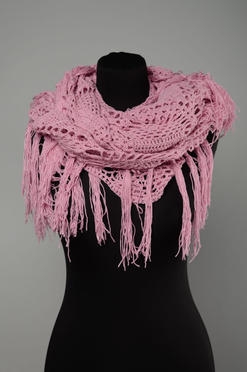 Beautiful pink crochet shawl with fringe photo 3