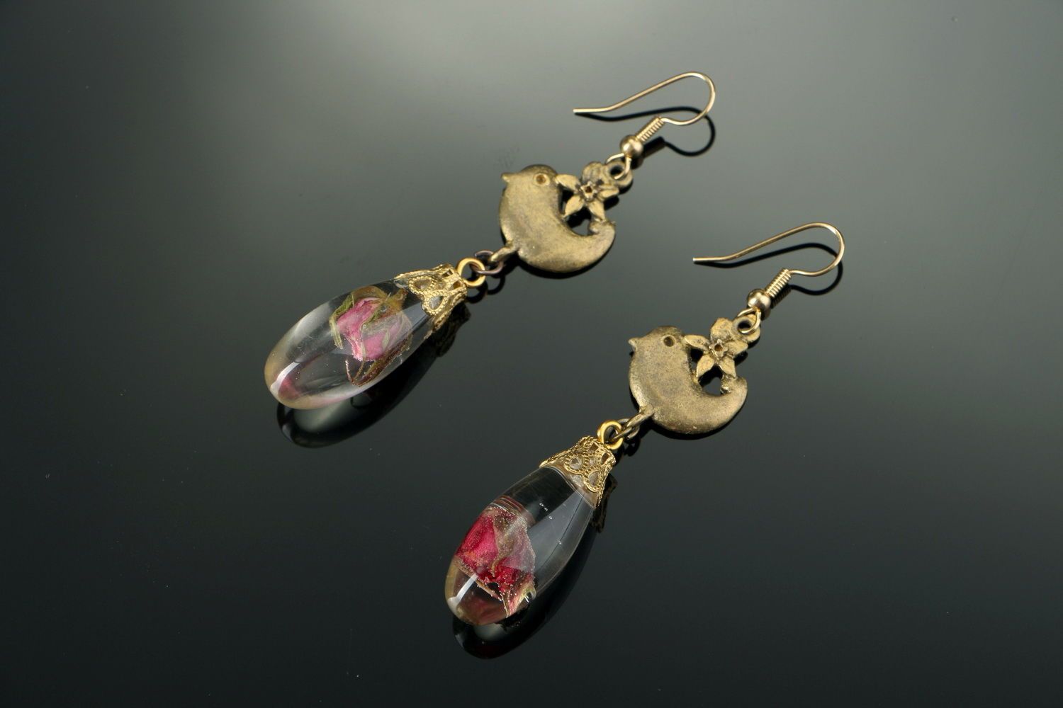 Long earrings with rosebuds photo 1