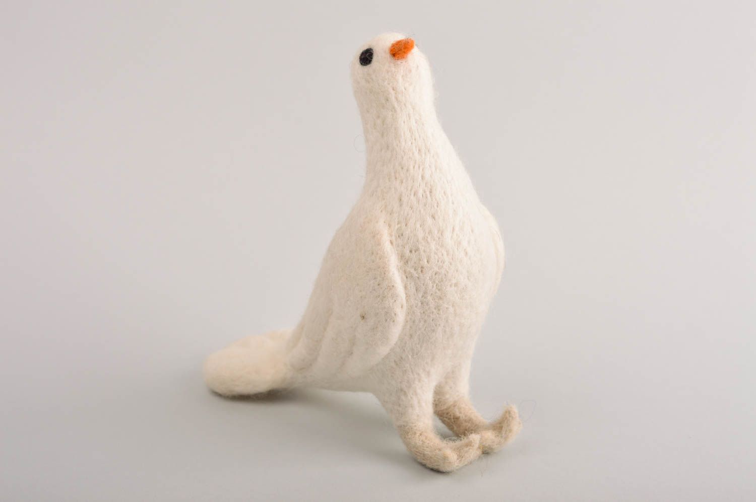 Weißes Kuscheltier Taube handmade Spielzeug aus Wolle Geschenk für Kinder foto 2
