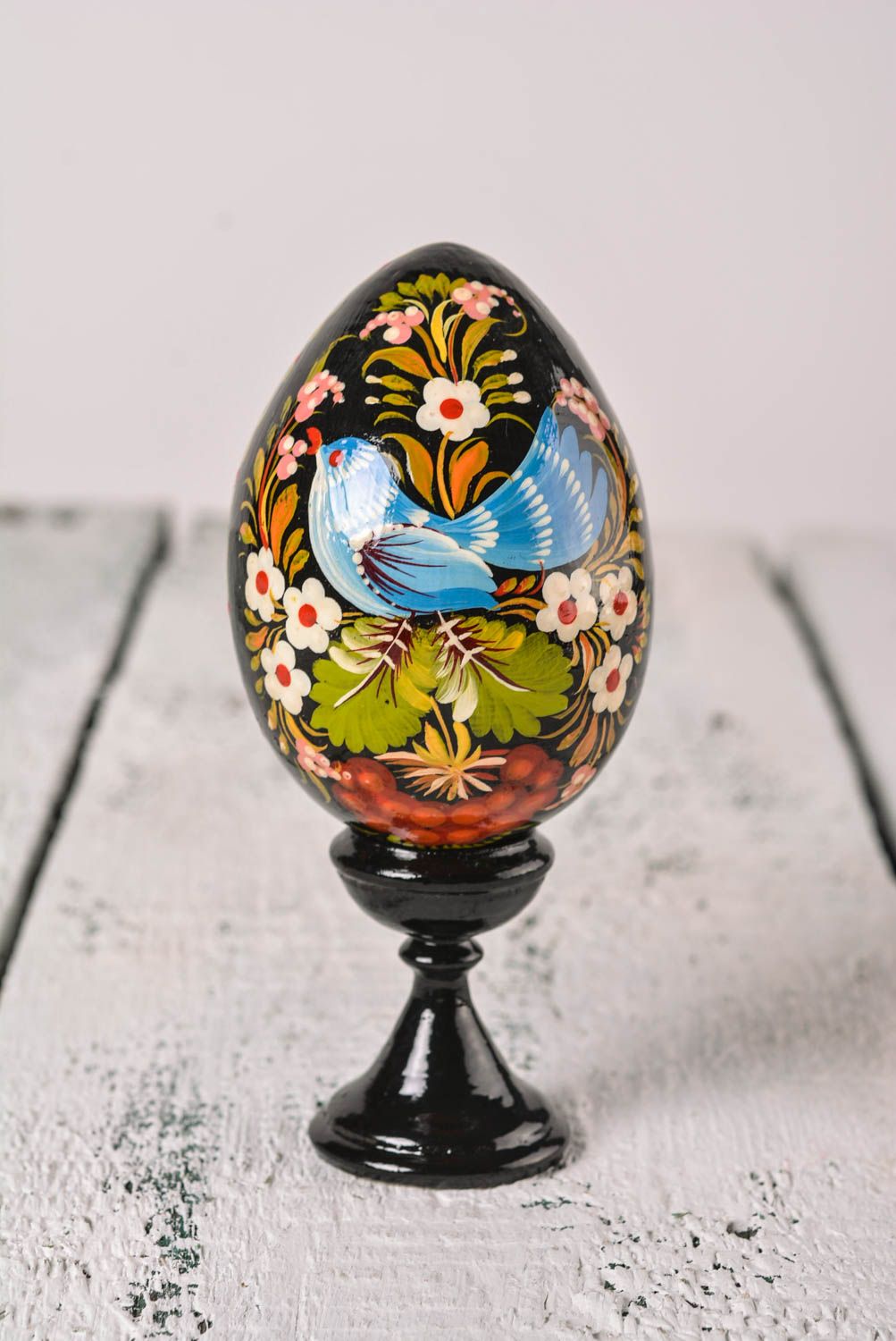 Handmade painted Easter decor stylish wooden egg interior Easter souvenir photo 1
