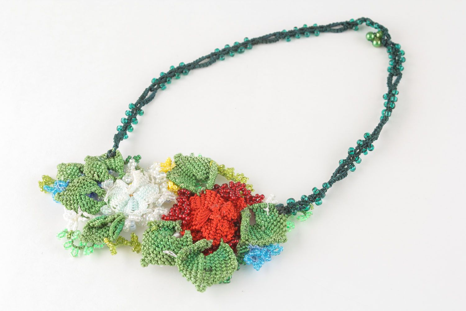 Bright beaded necklace with flowers photo 4