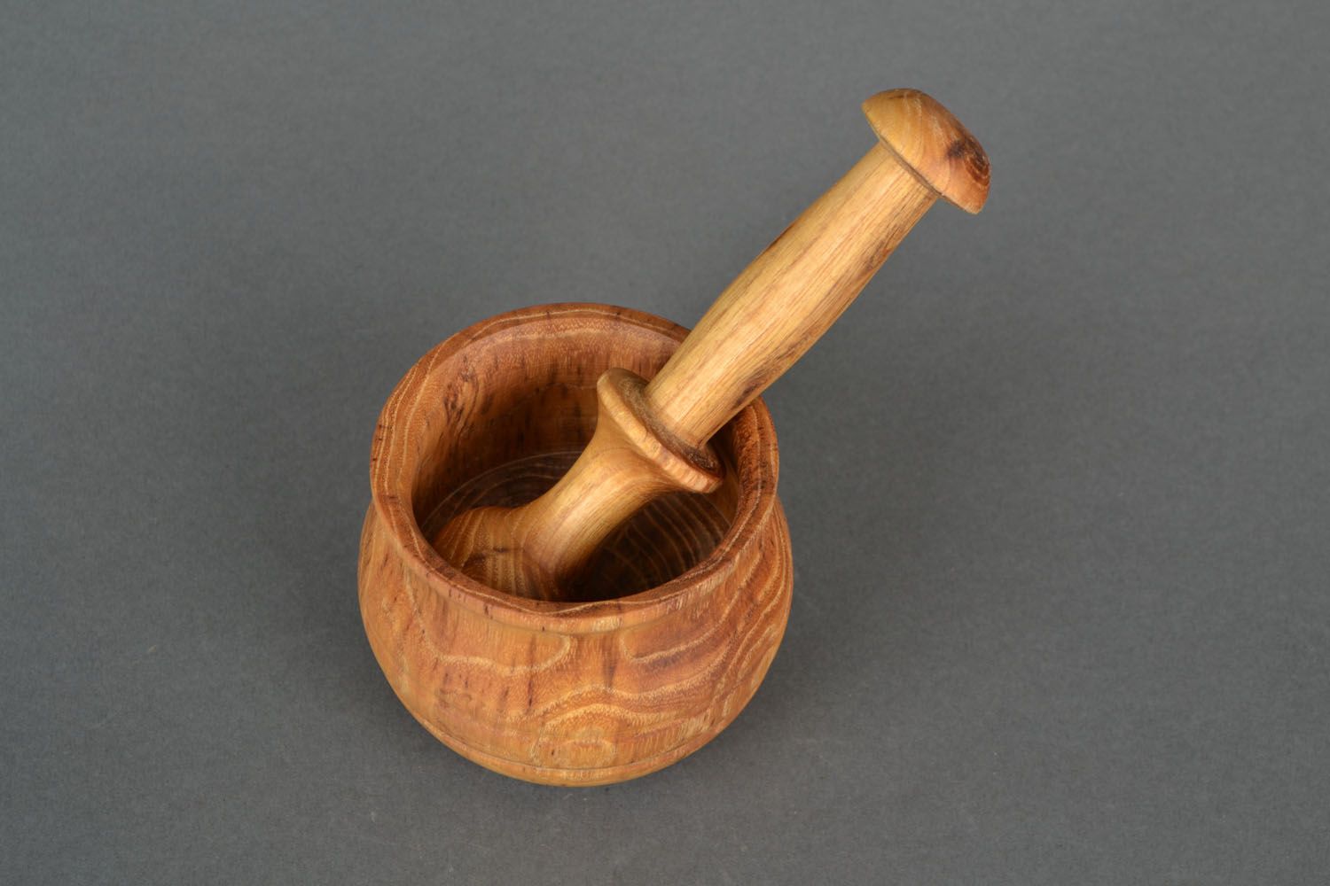 Wooden mortar and pestle for grinding spices photo 1