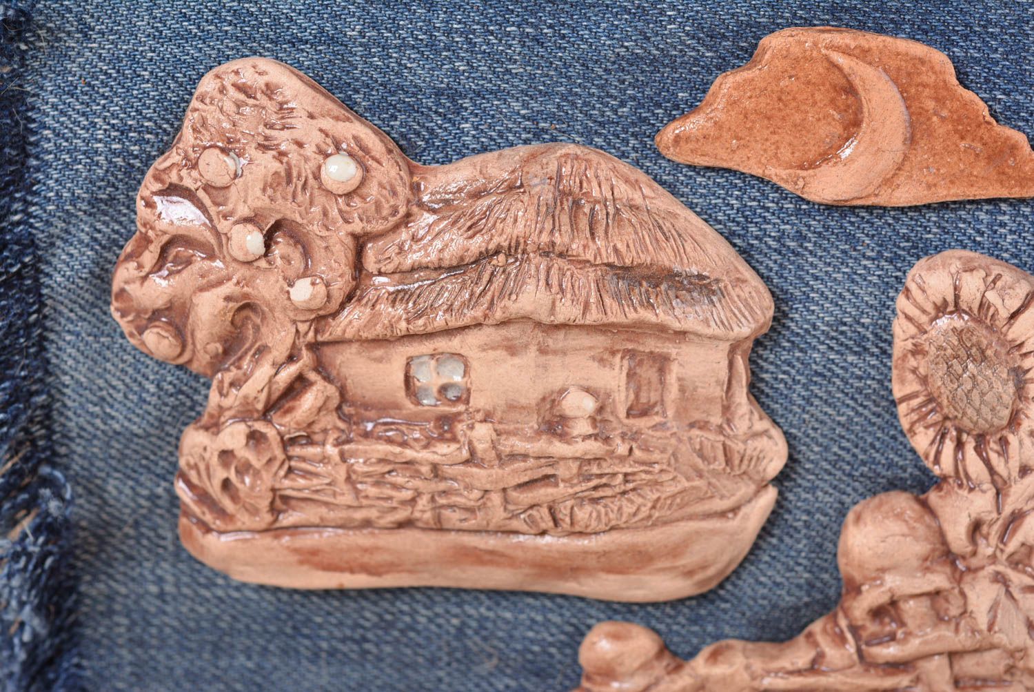 Панно на стену подарок ручной работы авторское панно из глины и джинсовой ткани фото 4