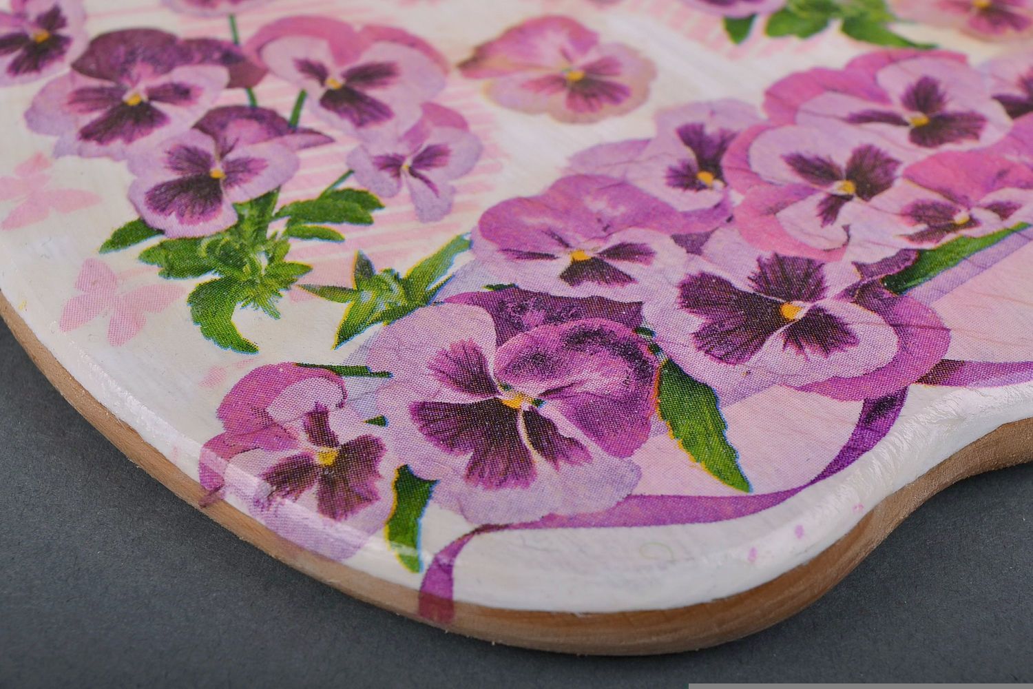 Wooden cutting board Violets photo 3