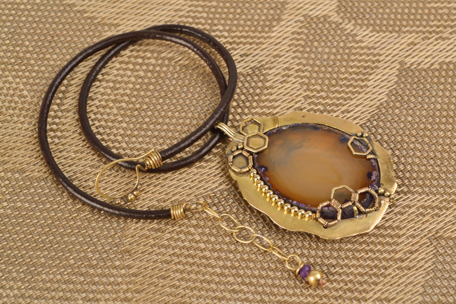 Latten pendant with natural stone and cord photo 1