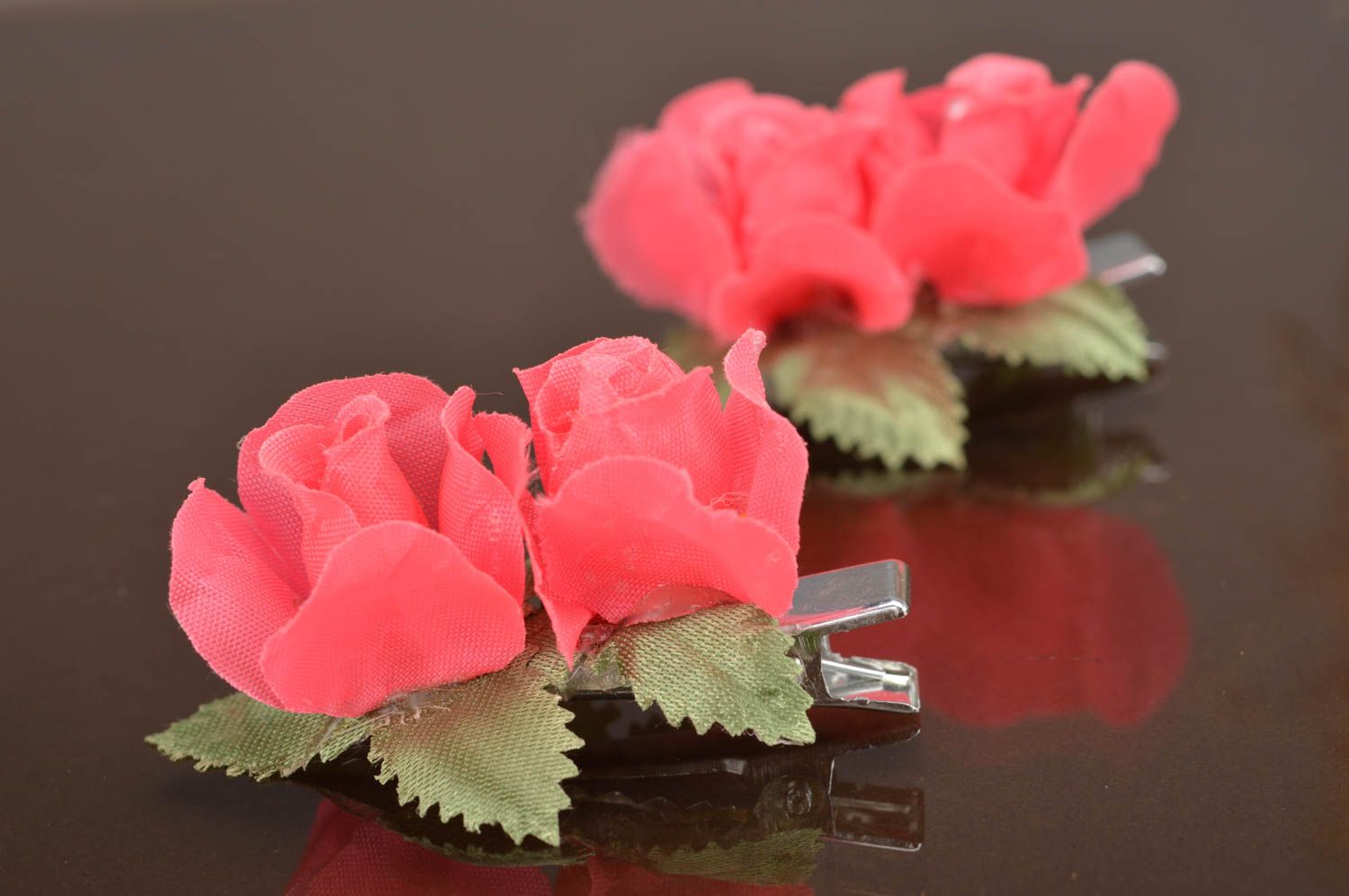 Handmade pink flower hair clips made of textile set of 2 pieces for girls photo 3