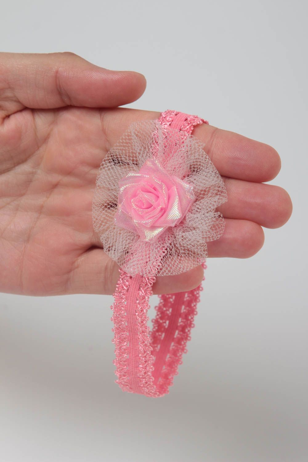 Розовая повязка на голову с цветком ручной работы для новорожденных подарок фото 5