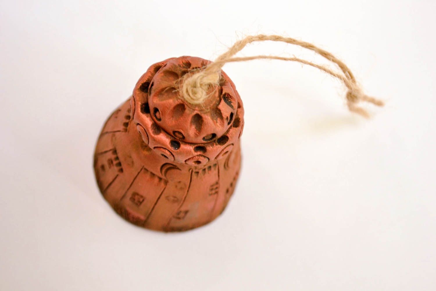 Колокольчик из глины ручной работы керамический колокольчик глиняный сувенир фото 3