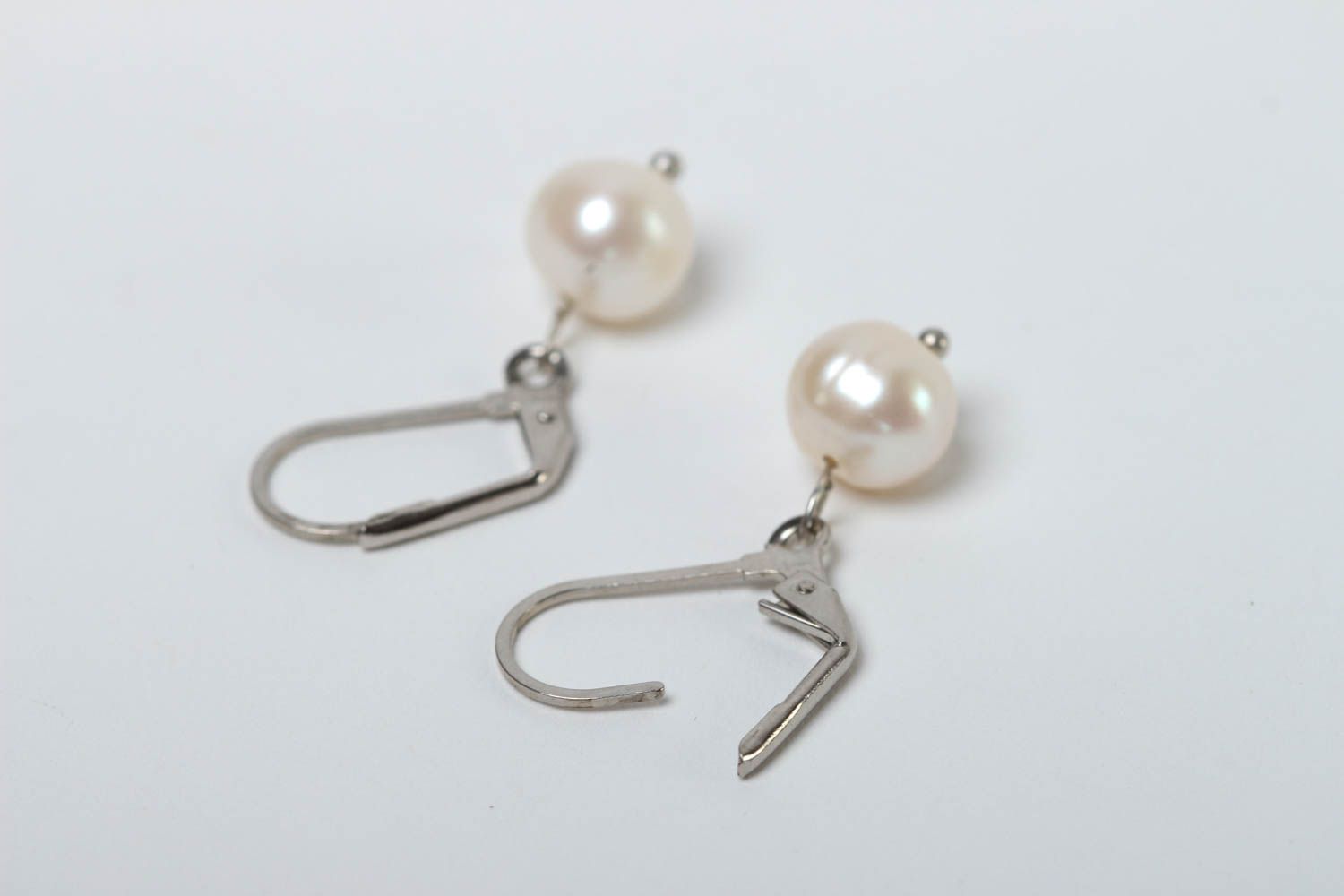 Handmade earrings with pearl beads earrings with charms stylish jewelry photo 4