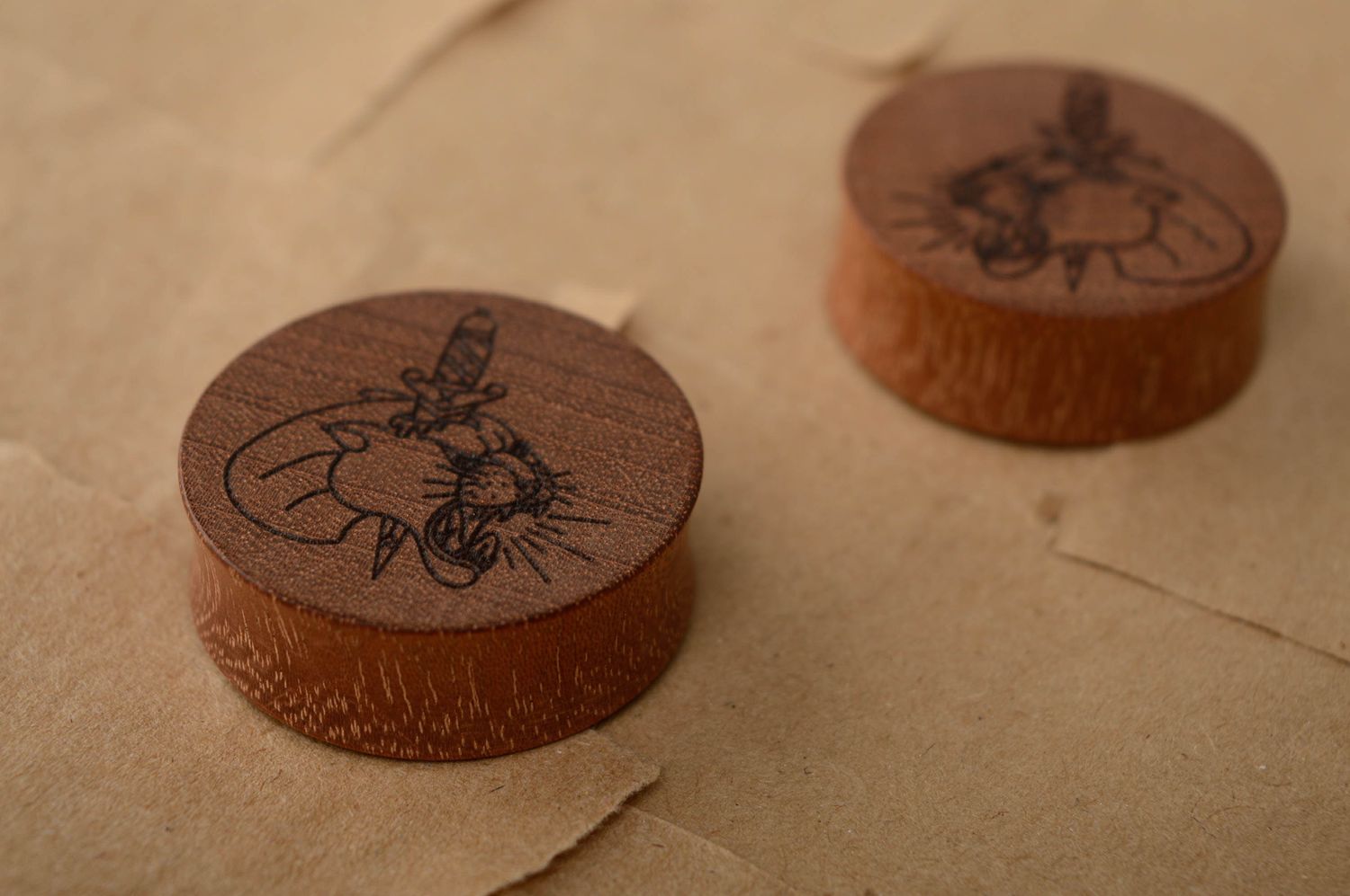 Handmade wooden ear plugs with engraving photo 4
