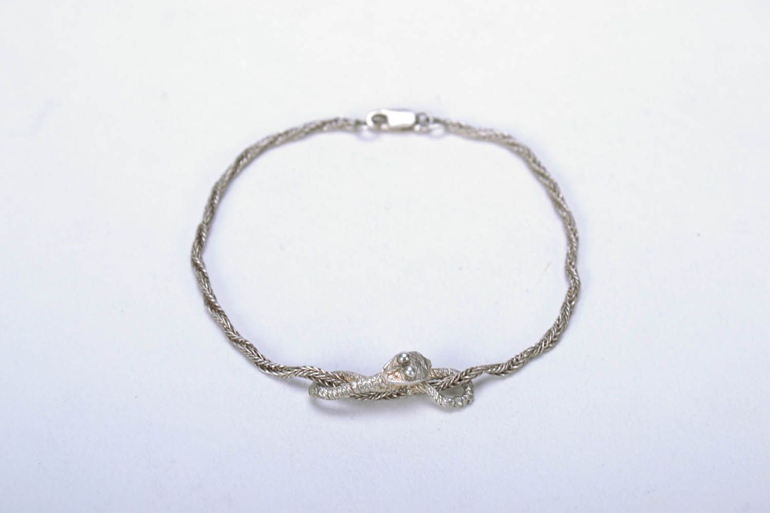 Женский браслет-жгут из серебра фото 4