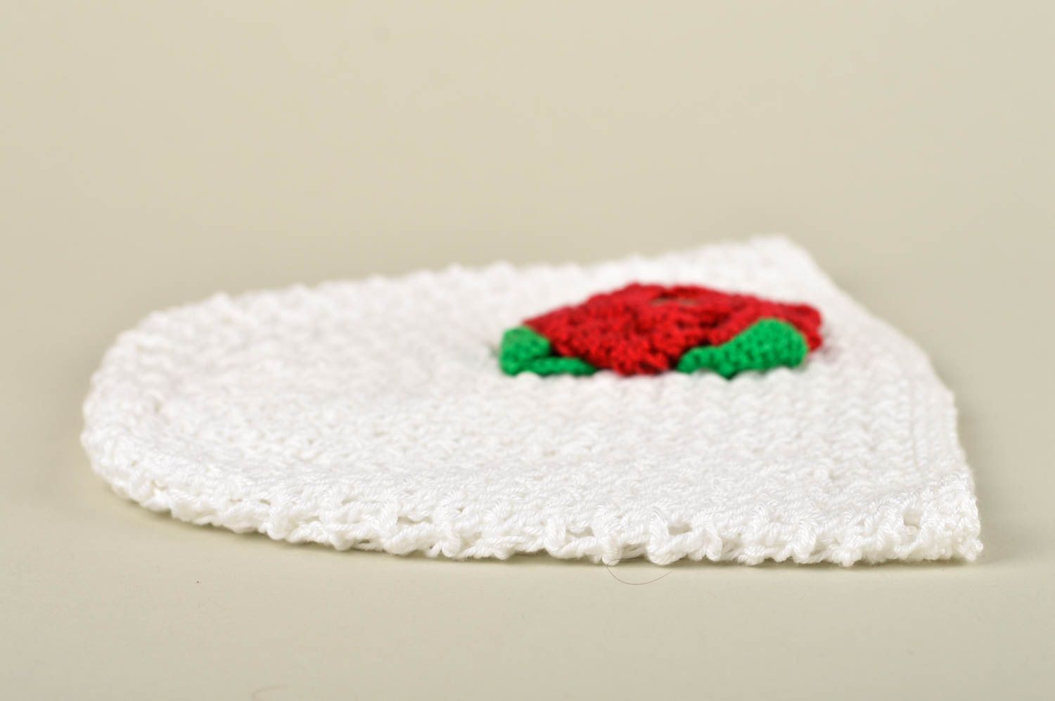 Gorro infantil a crochet artesanal ropa para niña con flor roja regalo original foto 3