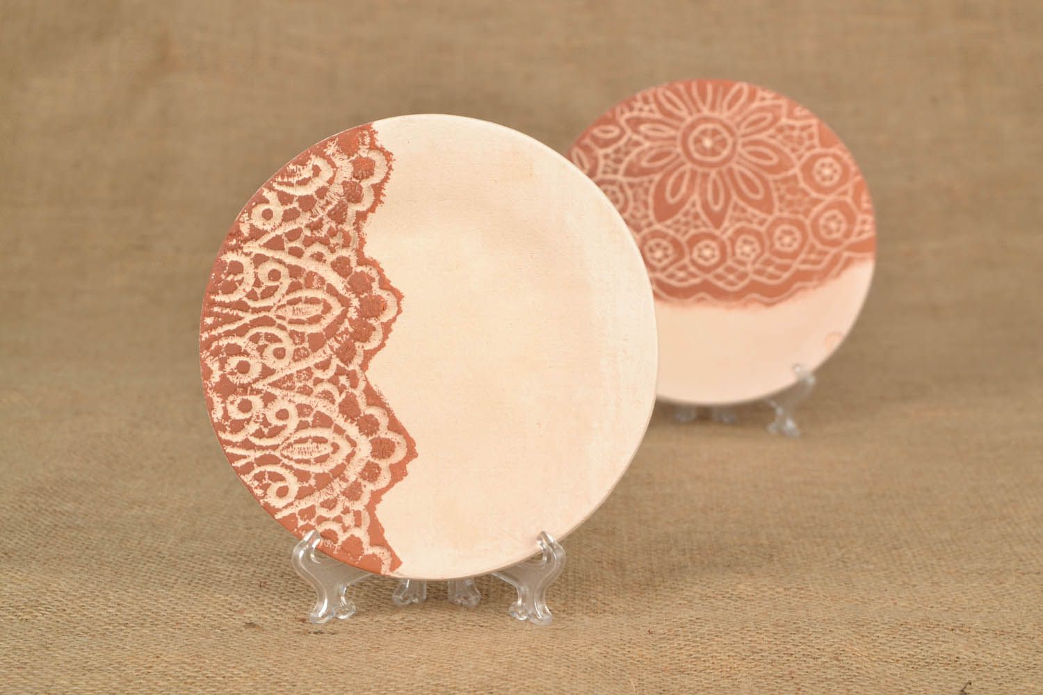 Dekorativer Teller aus Keramik foto 1