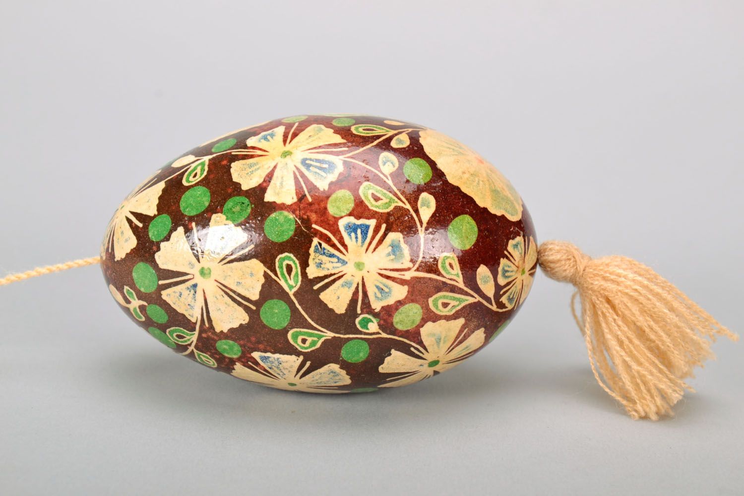 Oeuf de Pâques décoratif fait main original design avec ornement à suspendre photo 3
