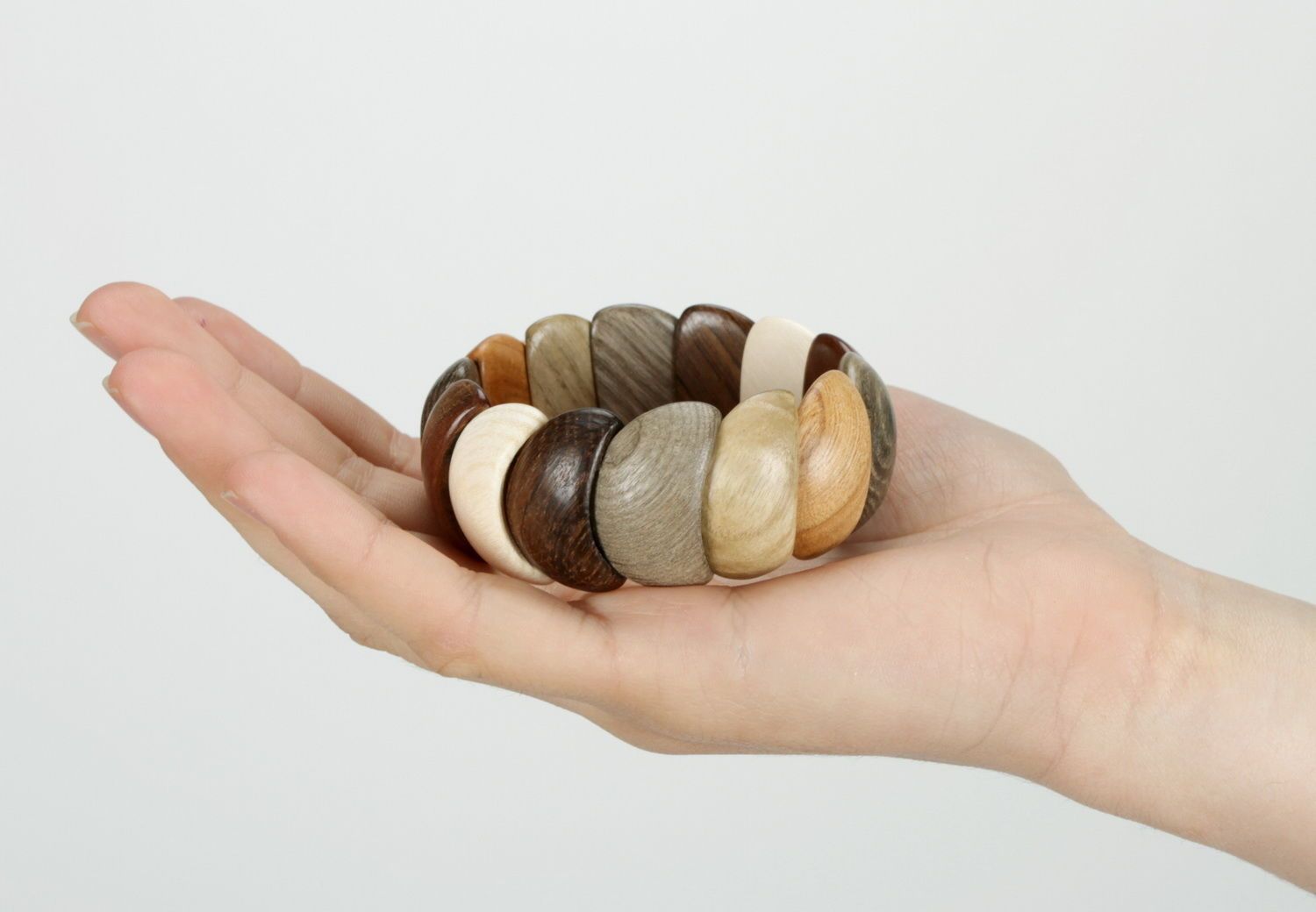 Wooden wrist bracelet photo 4
