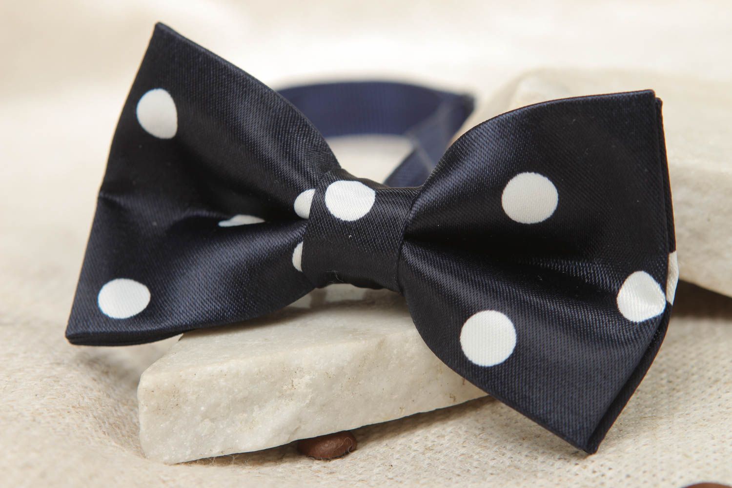 Unusual polka dot fabric bow tie photo 5
