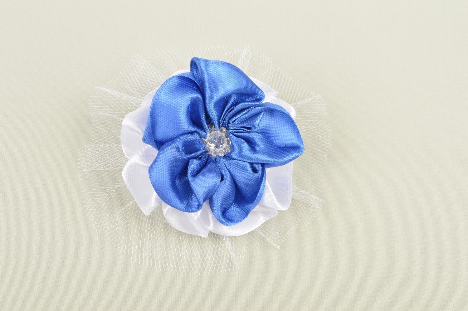 Детская резинка handmade аксессуар для волос резинка из лент синий цветок фото 1