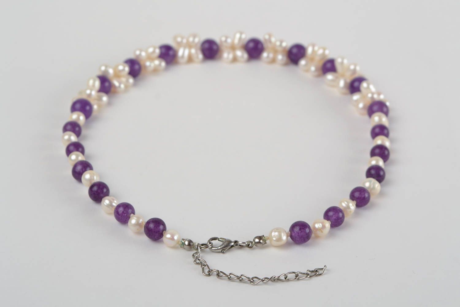 Handmade female beautiful white and lilac necklace made of natural beads photo 5