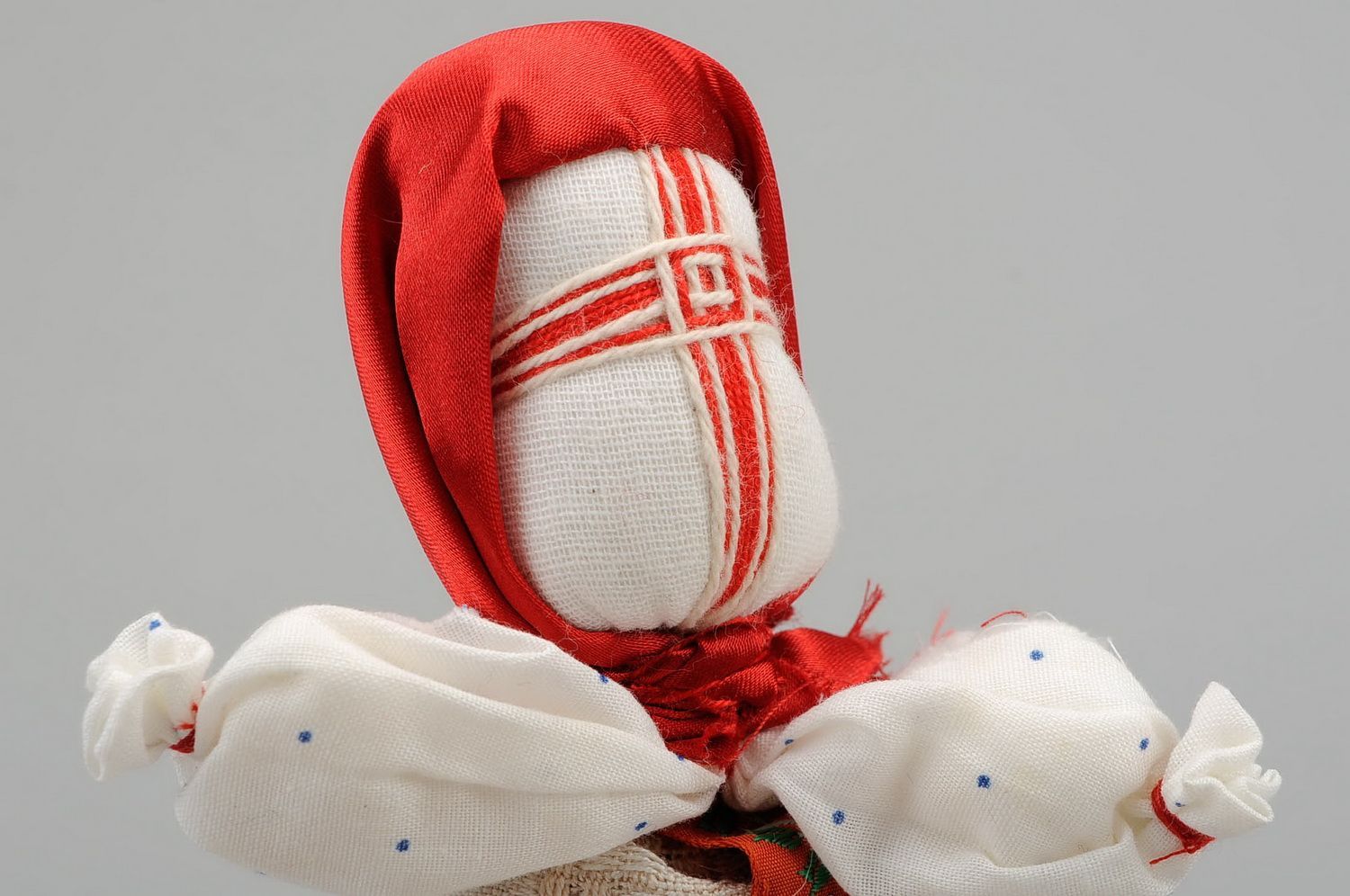 Bambola di stoffa fatta a mano amuleto talismano giocattolo slavo etnico foto 5