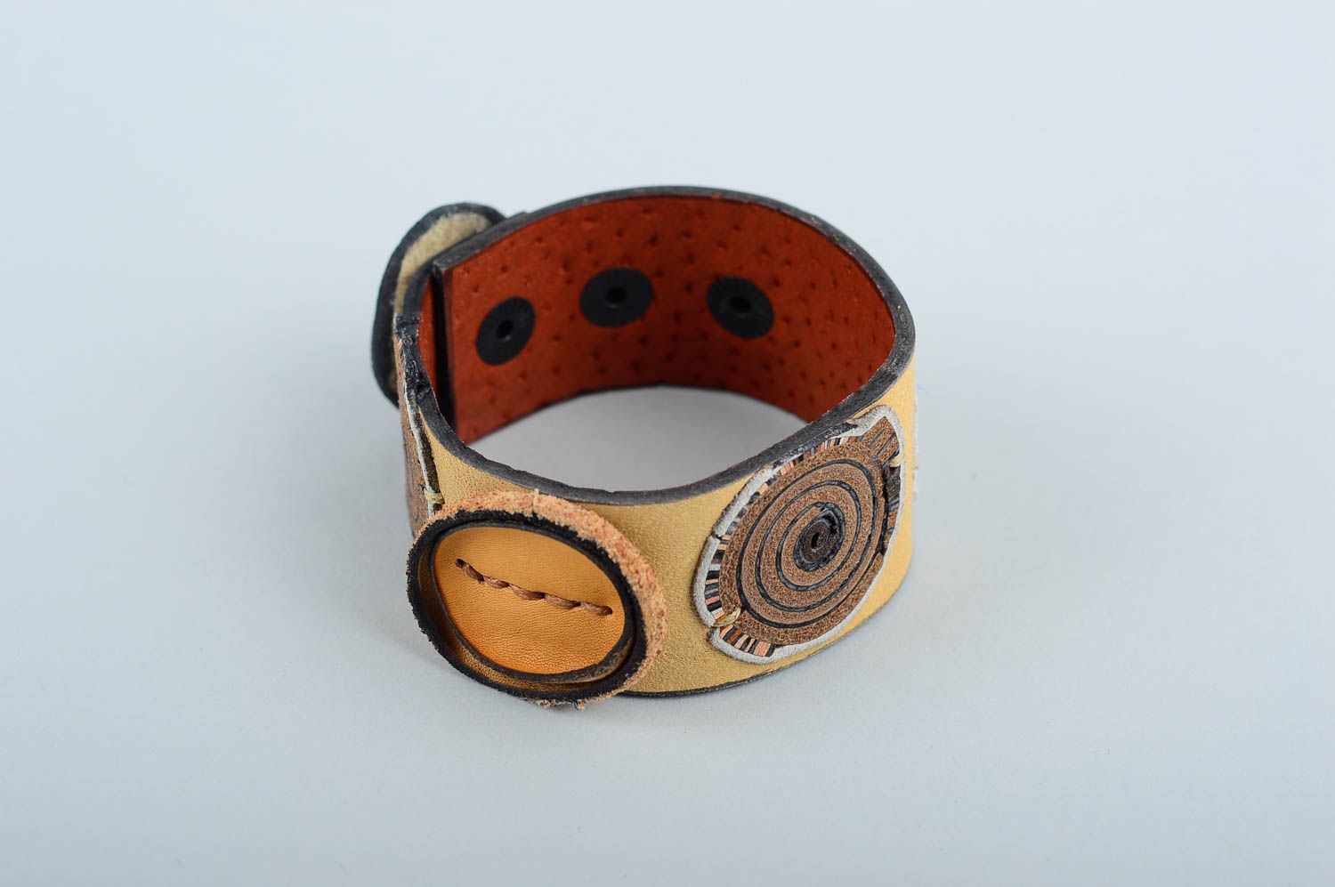 Bracelet large en cuir Bijou fait main design original Cadeau pour femme photo 3